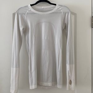 LULU LEMON white WUNDER UNDER SIZE 8